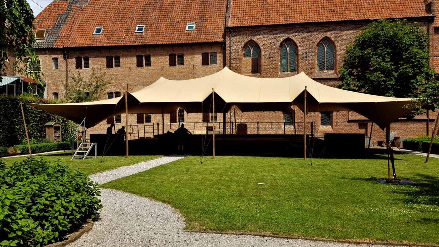grote stretchtent huren